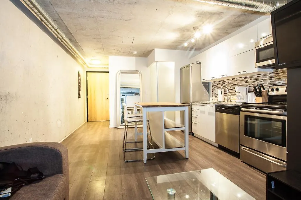 Pinnacle Suites - Queen West Lofts Toronto Apartmán