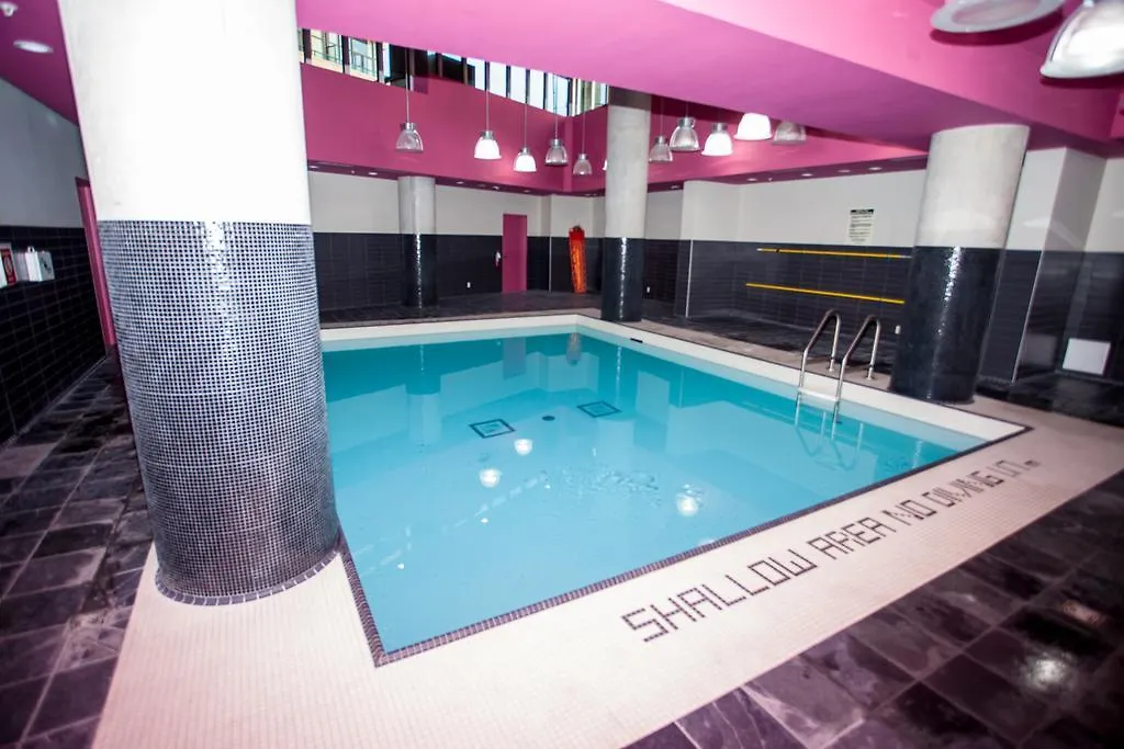 Apartment Pinnacle Suites - Queen West Lofts