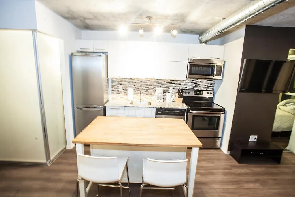 Pinnacle Suites - Queen West Lofts